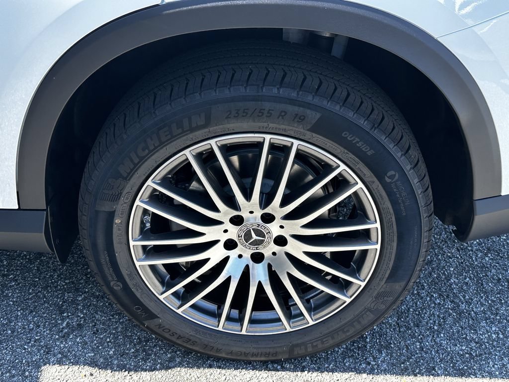 New 2026 Polar White Mercedes-Benz GLC 300 image 23