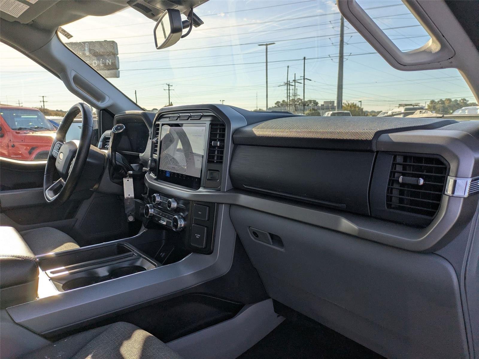 Used 2024 Agate Black Metallic Ford XLT image 37