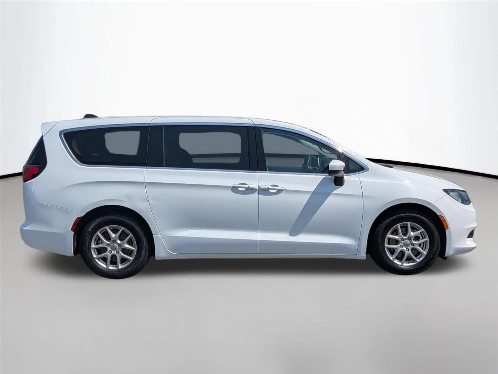Used 2023 Bright White Clearcoat Chrysler LX image 6