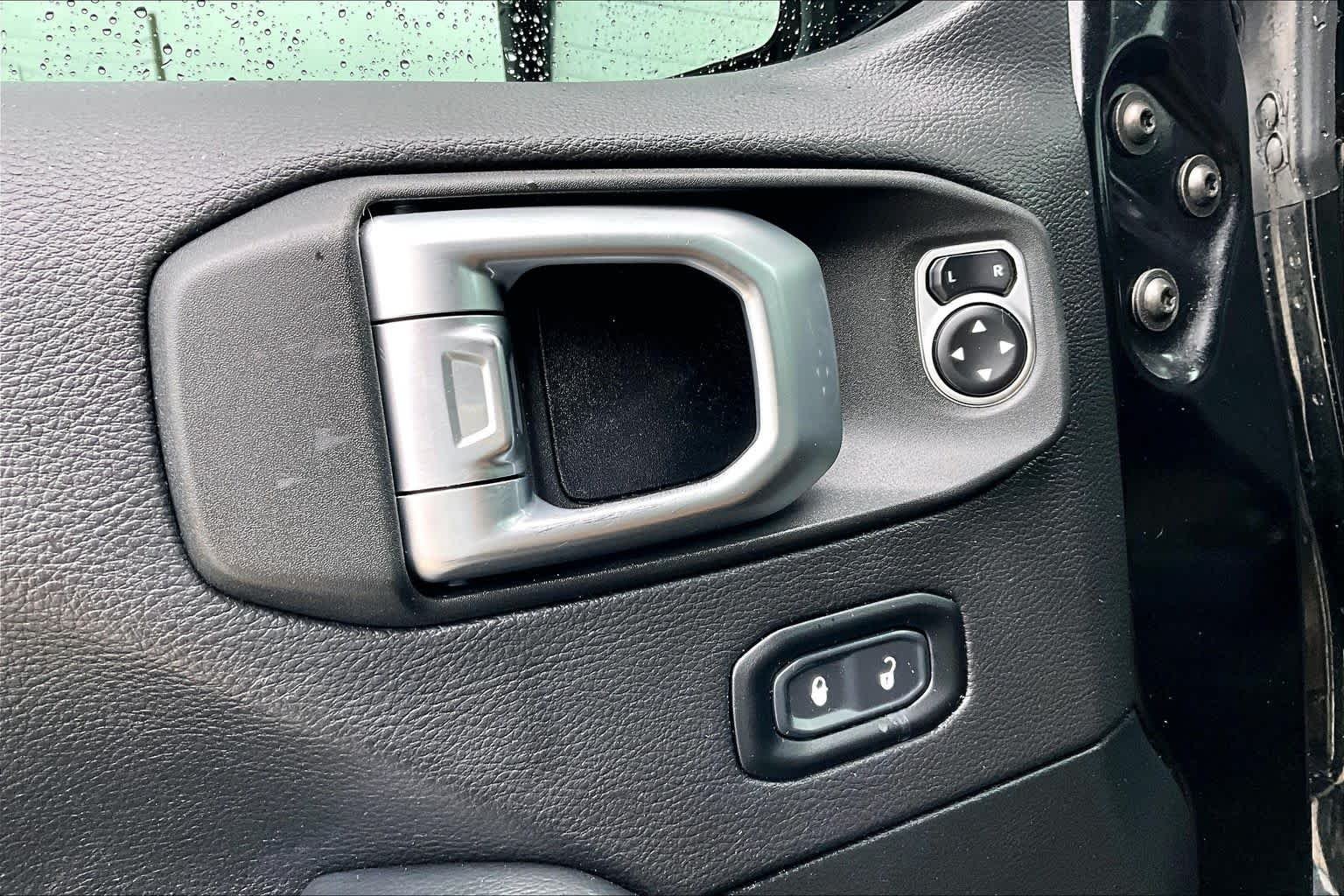 Used 2020 Black Clearcoat Jeep Sahara image 31