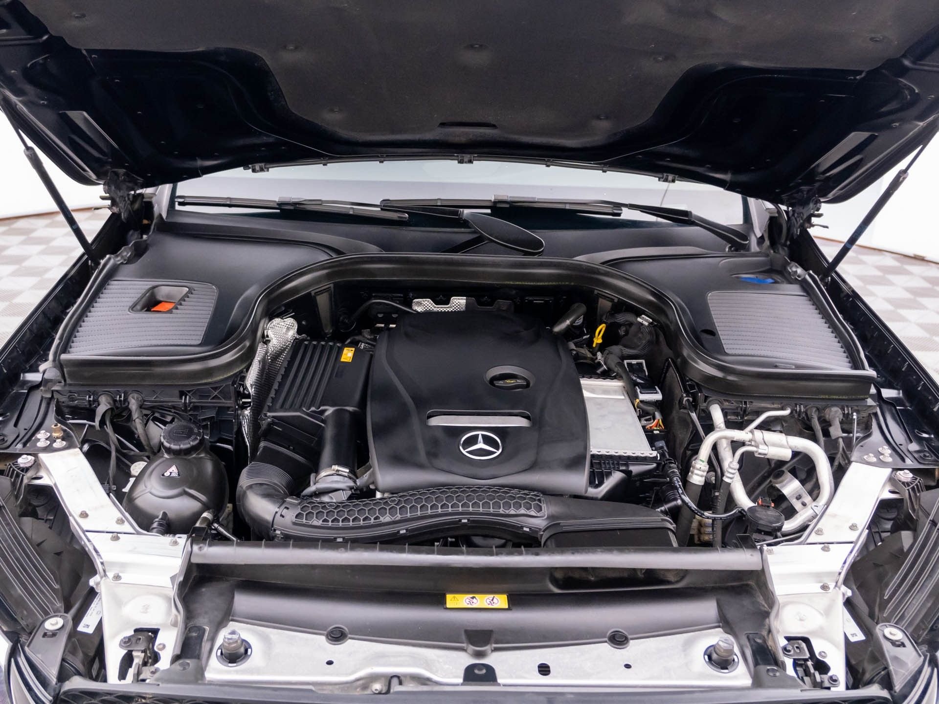 Used 2019  Mercedes-Benz GLC 300 image 26