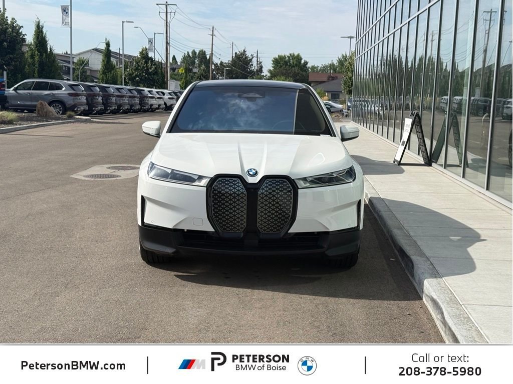Used 2024 White BMW xDrive50 image 8