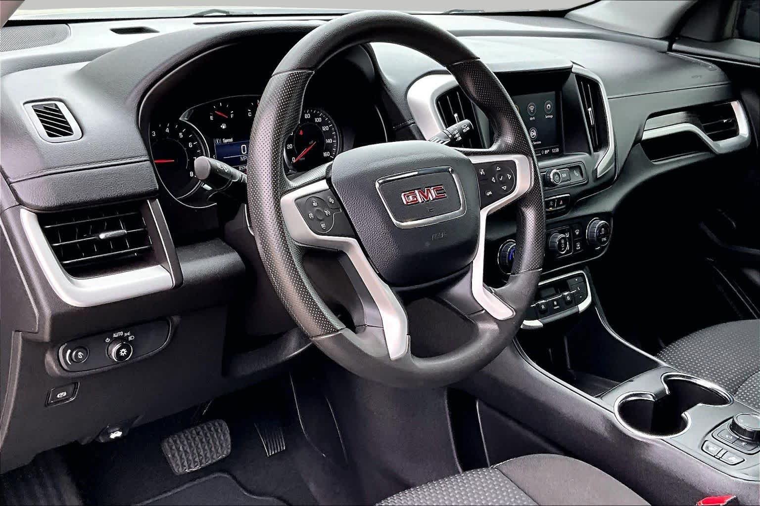 Used 2024 Ebony Twilight Metallic GMC SLE image 31