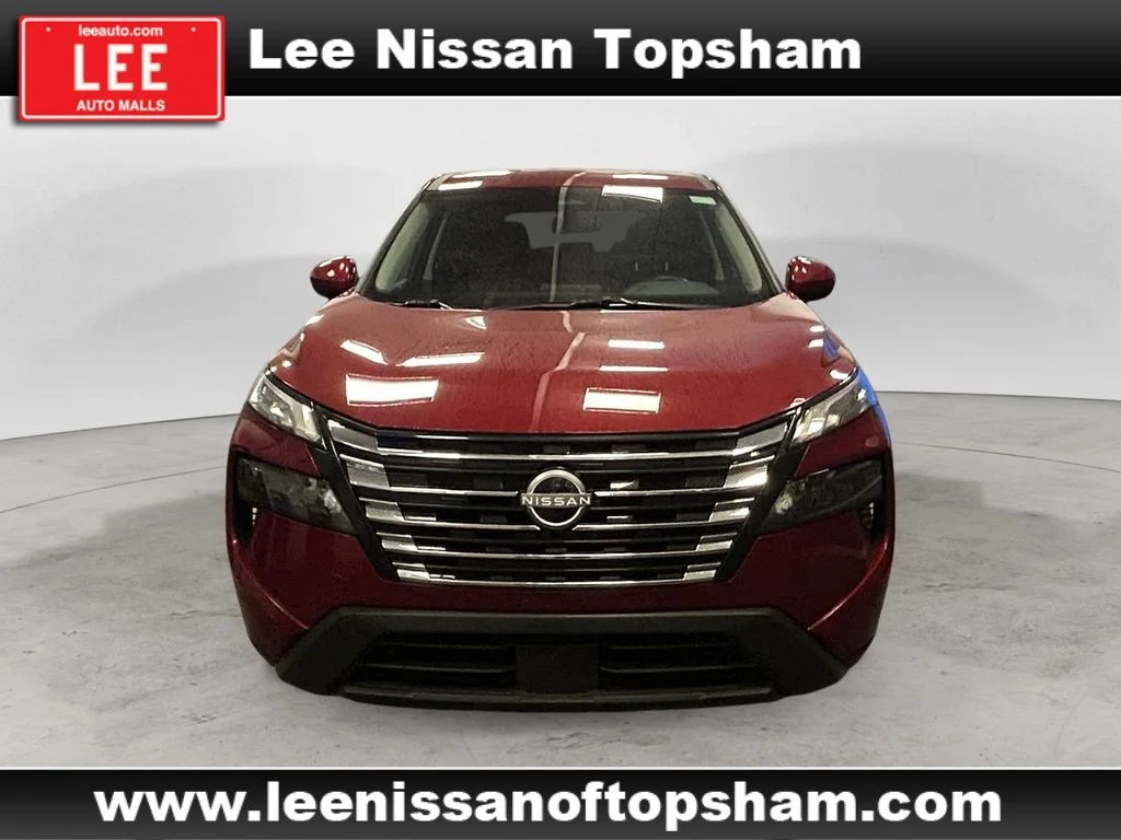 Used 2025 Scarlet Ember Tintcoat Nissan SV image 9