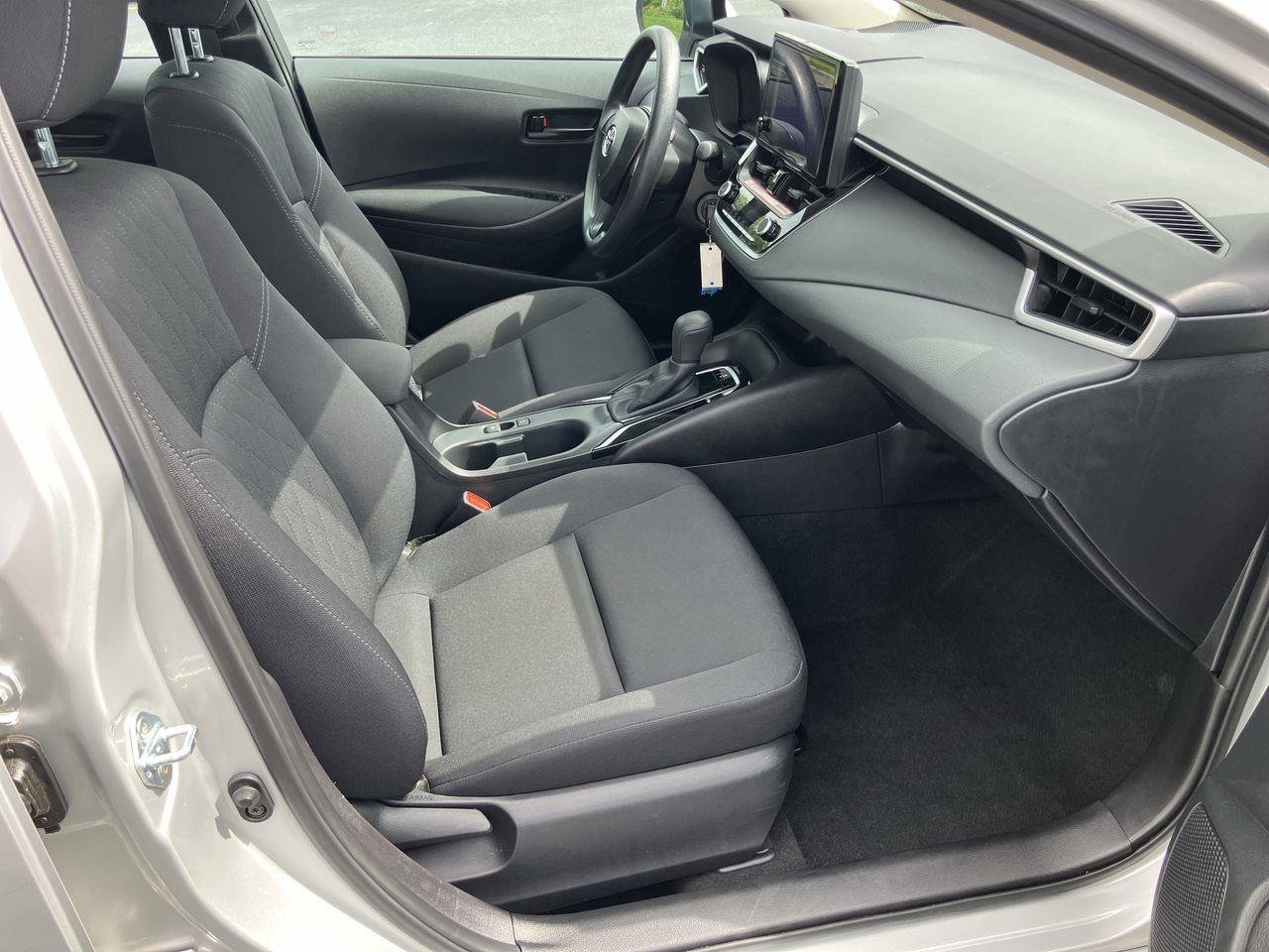 Used 2025 Silver (Classic Silver Metallic) Toyota LE image 30