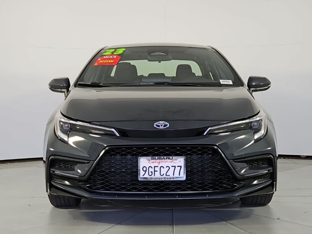 Used 2023  Toyota SE image 3