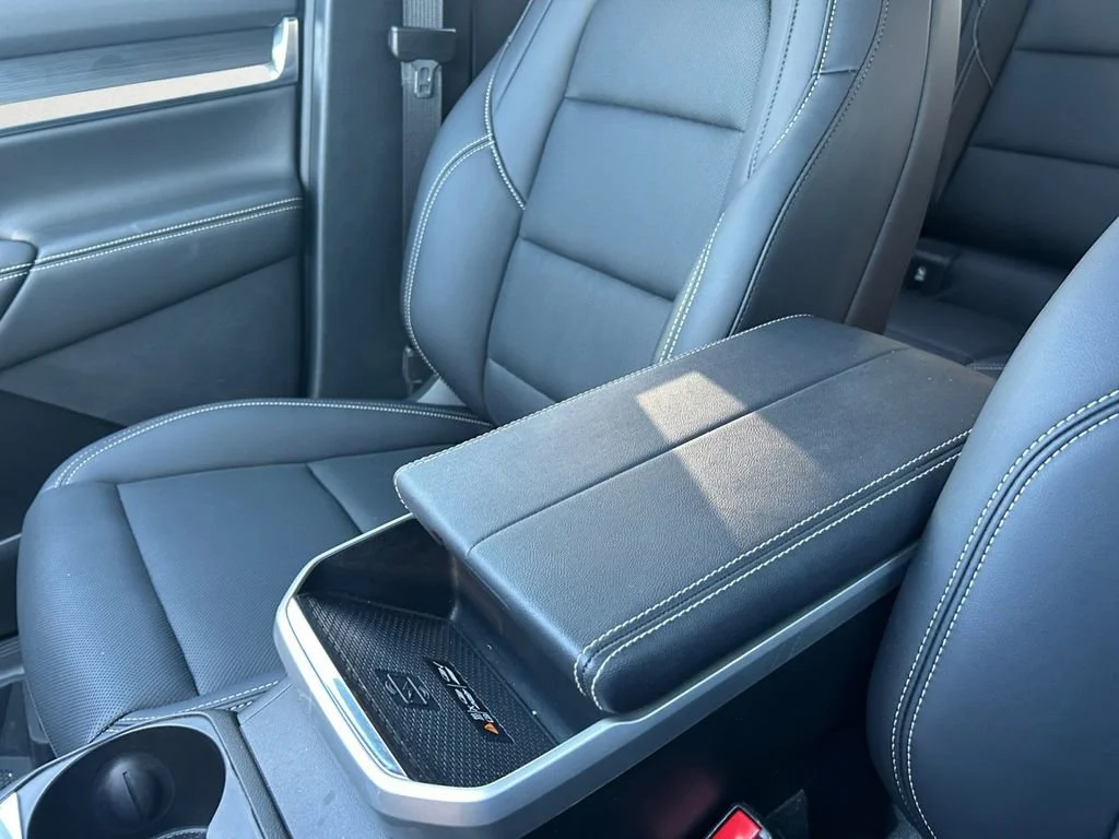 New 2026 Sterling Metallic GMC Elevation image 11