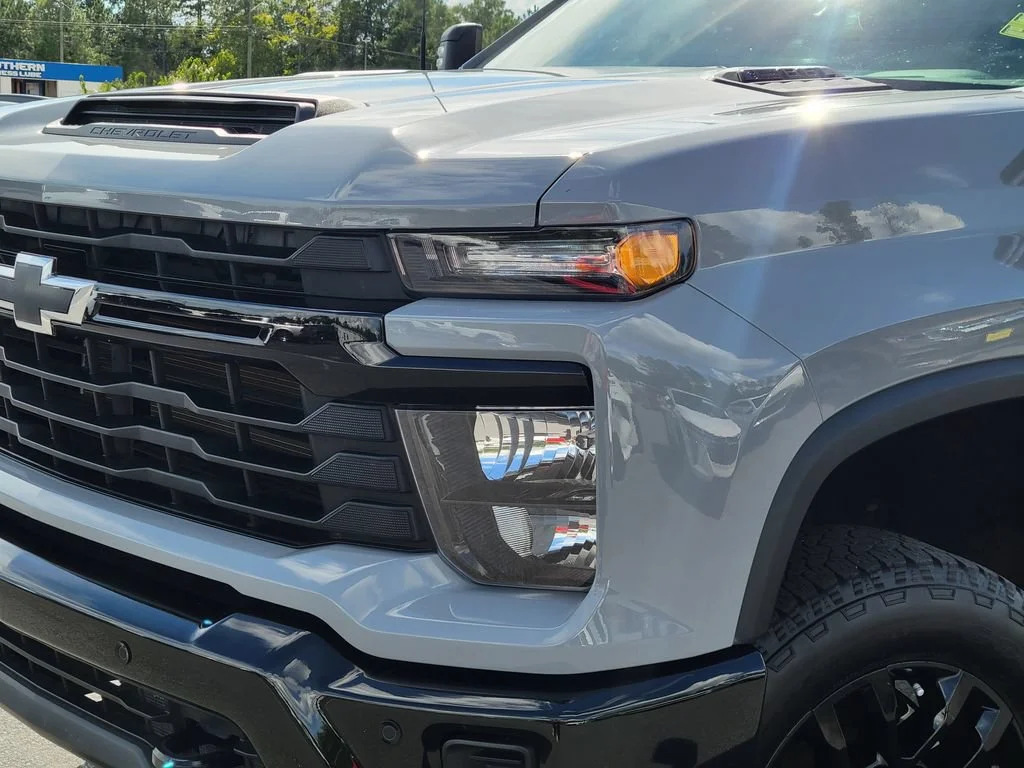 Used 2025 Slate Gray Metallic Chevrolet Custom image 10