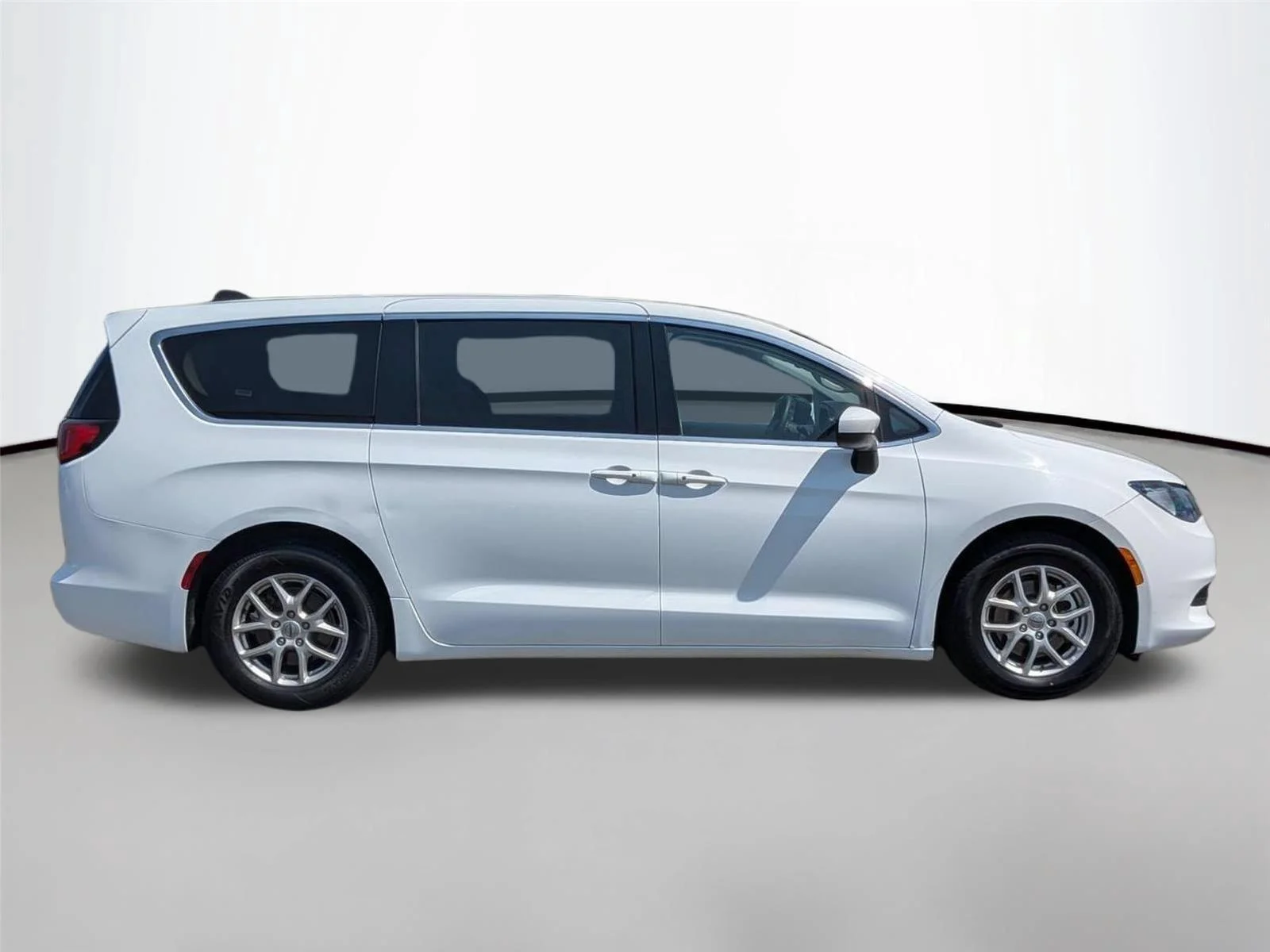 Used 2023 Bright White Clearcoat Chrysler LX image 6