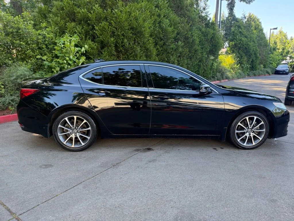 Used 2015  Acura V6 Tech image 3