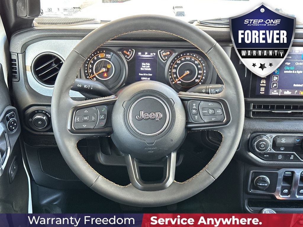 Used 2025 White Jeep Sport S image 16