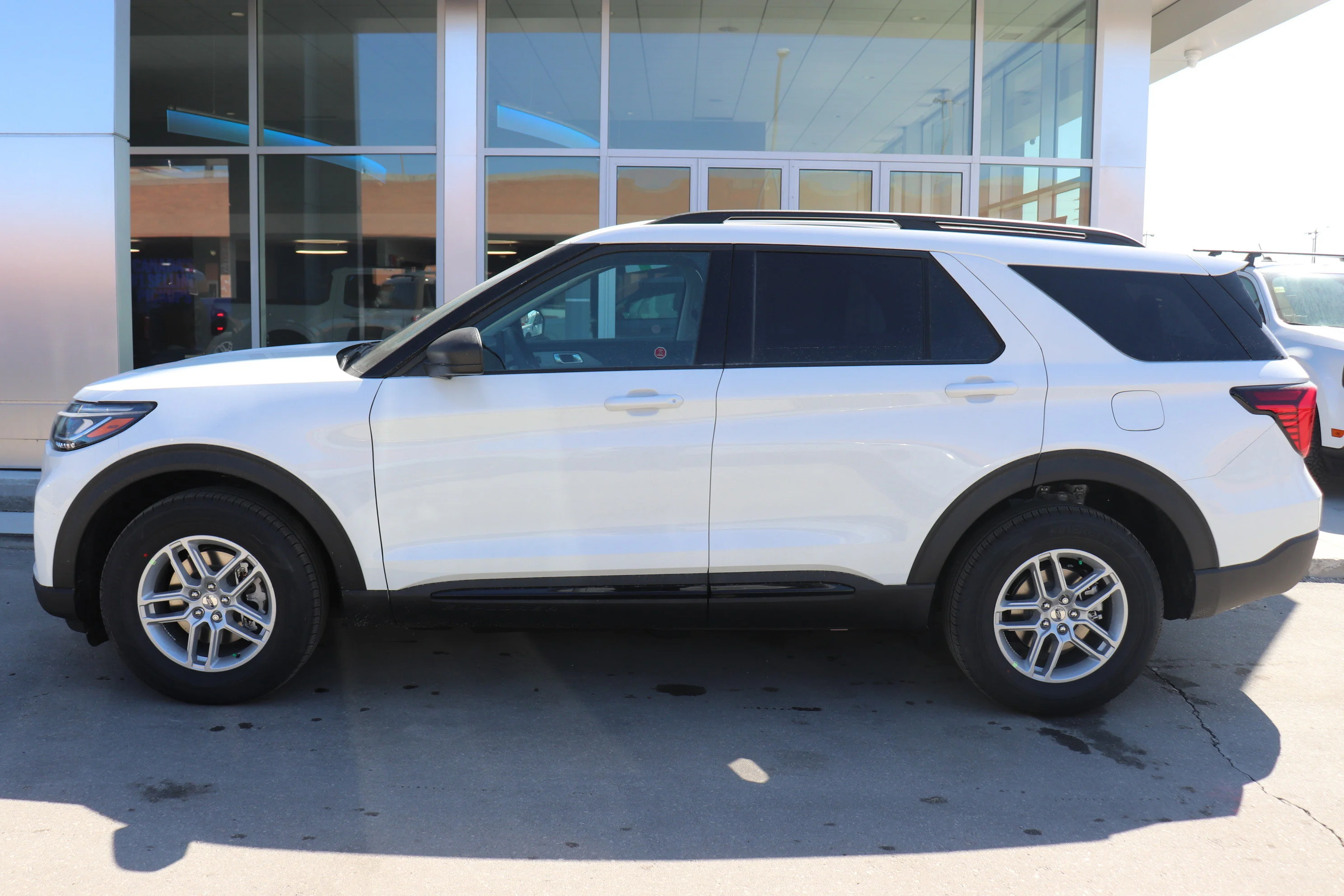 New 2026 STAR WHITE MET TRI-COAT Ford Active w/200A Pkg image 3
