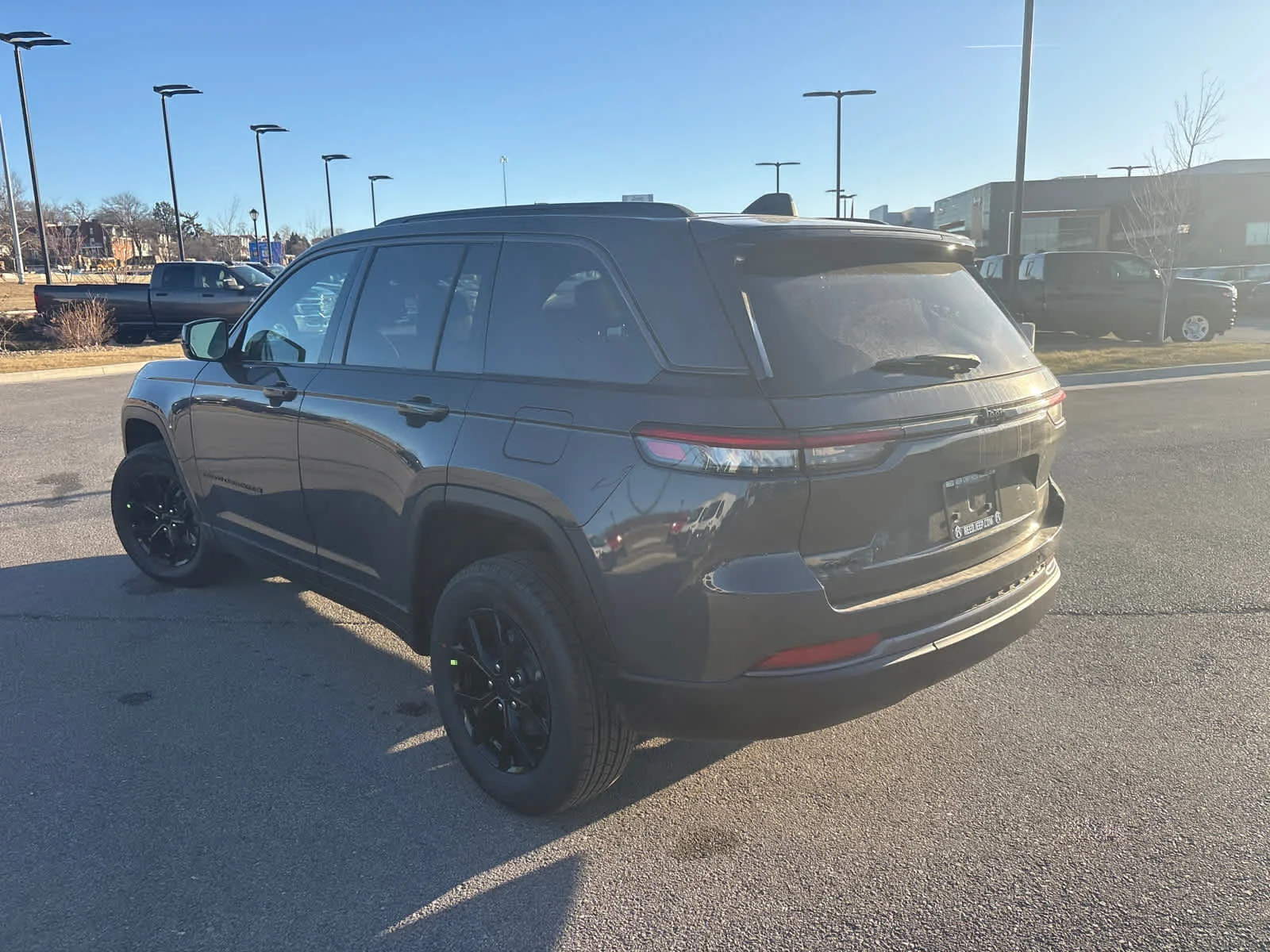 New 2026 Baltic Gray Metallic Clear-Coat Exterior Paint Jeep Laredo Altitude image 7