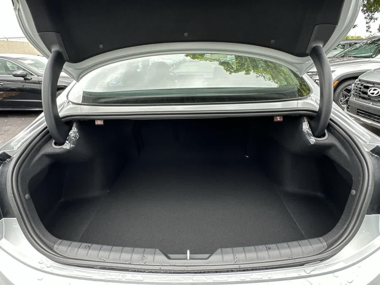 New 2026 Aero Silver Hyundai SE image 54