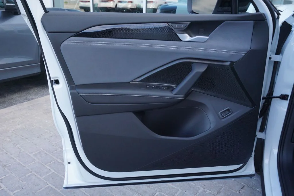 New 2026 White/off-white Volkswagen SE R-Line Black image 24
