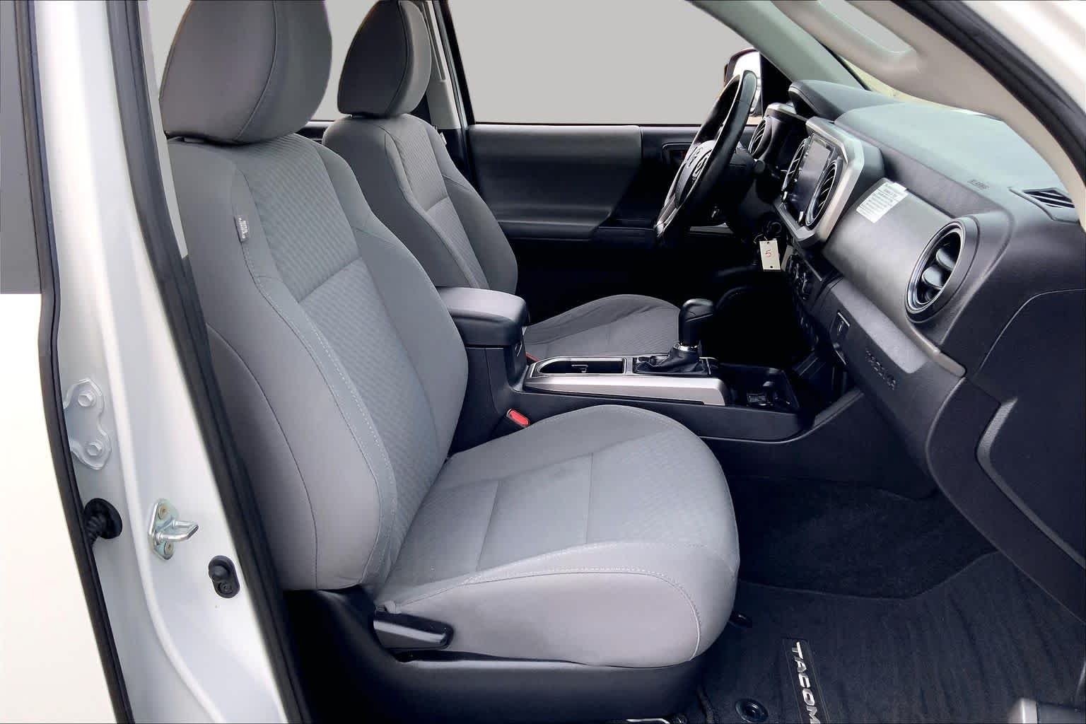 Used 2021 Super White Toyota SR5 image 9