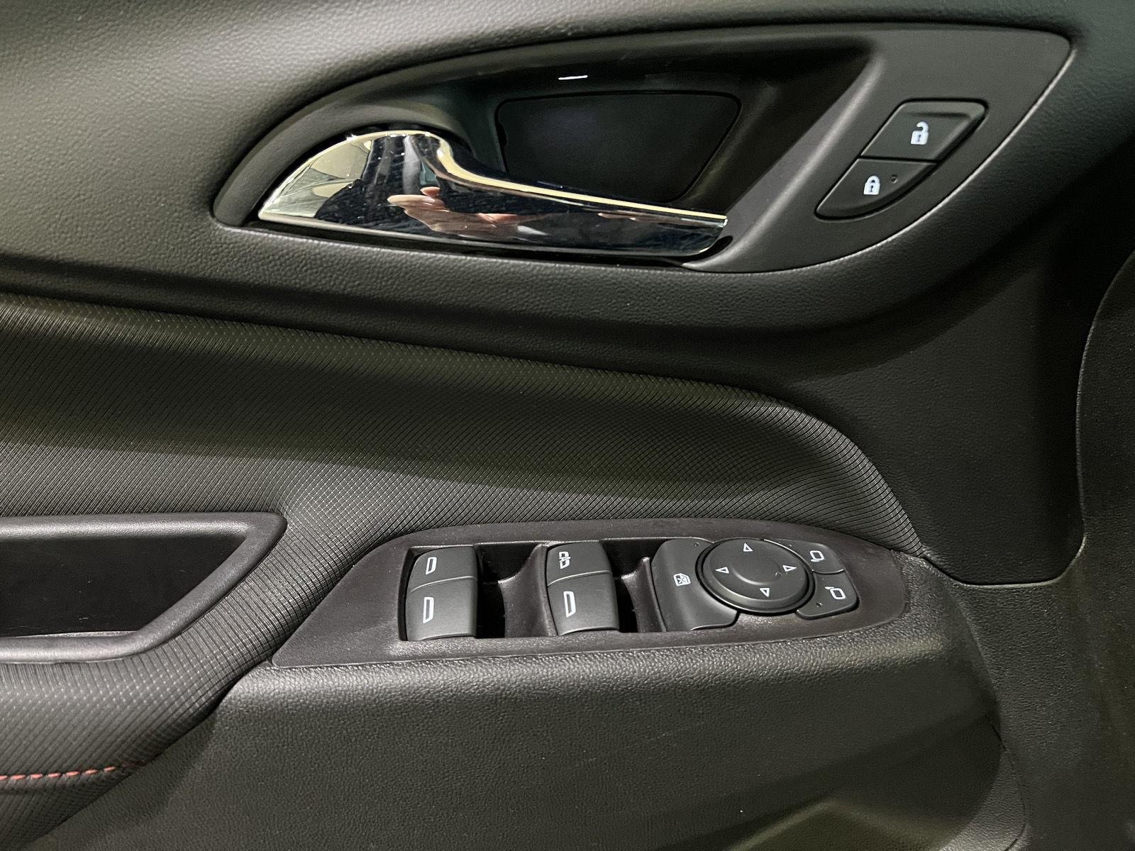 Used 2022 Mosaic Black Metallic Chevrolet RS image 10
