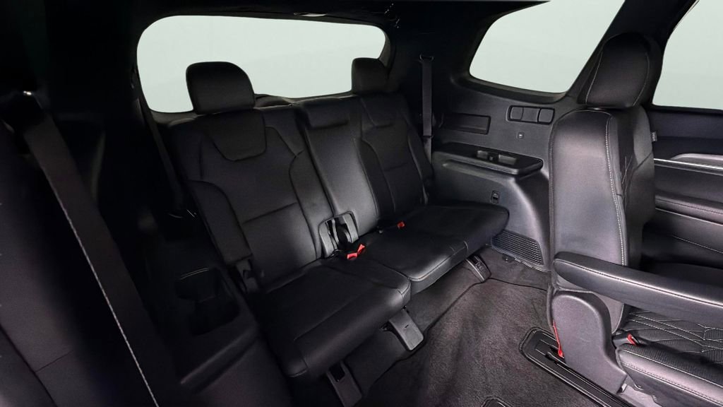 Used 2025 White Kia EX X-Line image 31