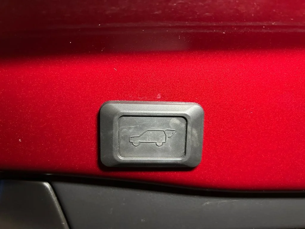 Used 2021 Pearl Toyota XLE Premium image 22