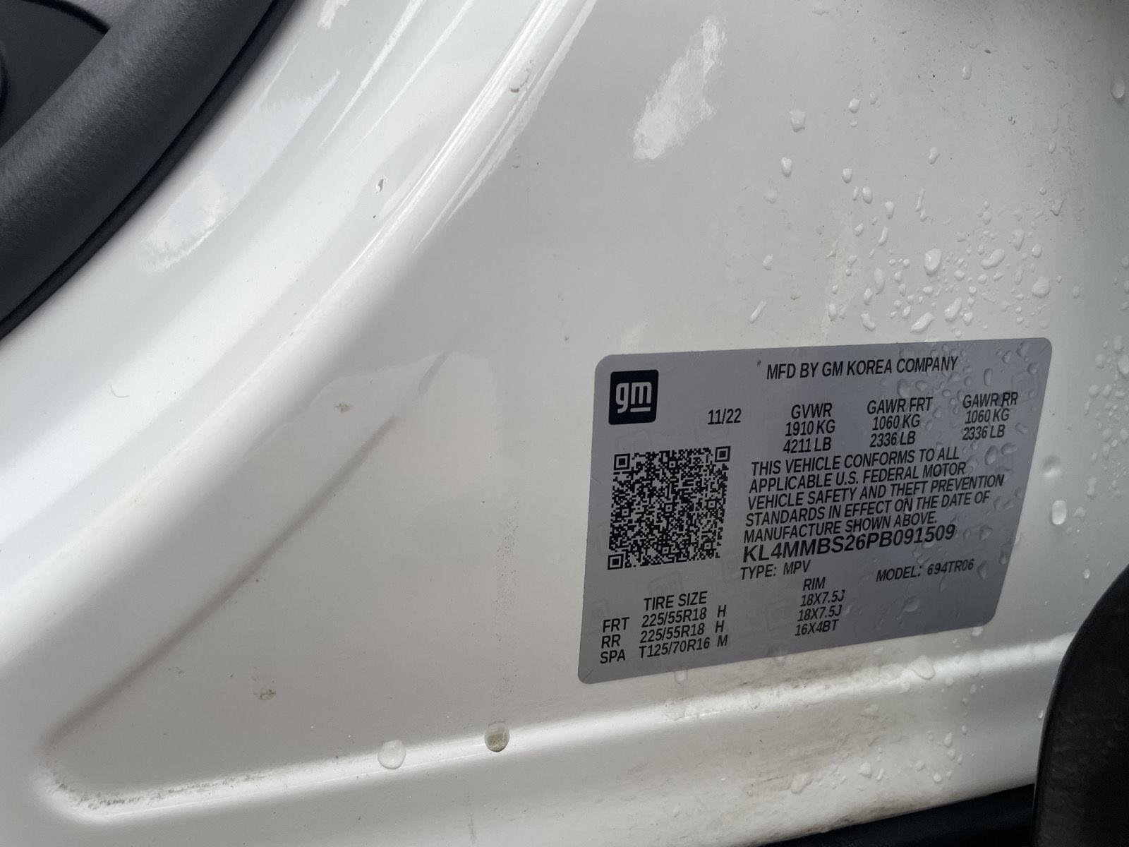 Used 2023 Summit White Buick Preferred image 31