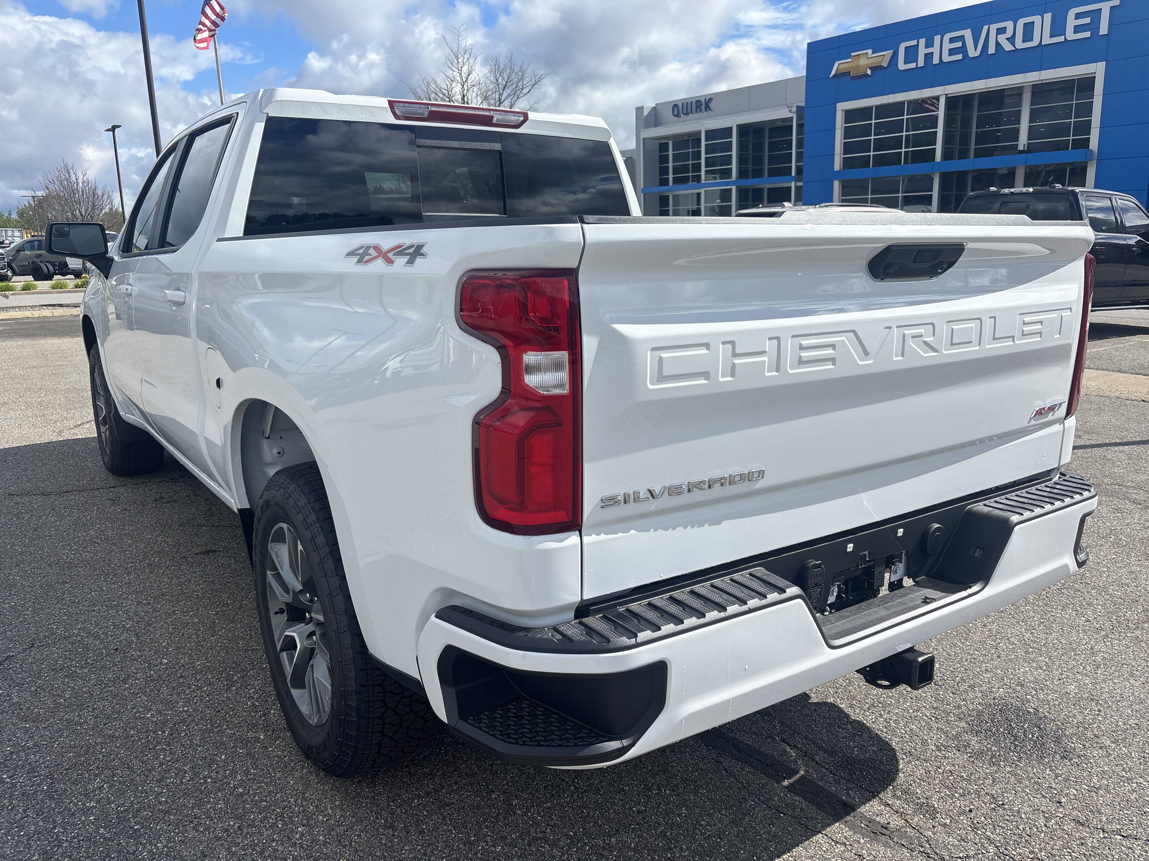 New 2026 Summit White Chevrolet RST image 3