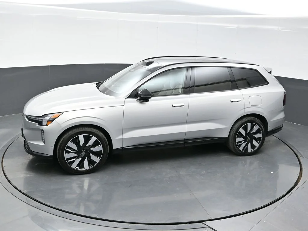 2025 Volvo EX90 Ultra - Photo 31