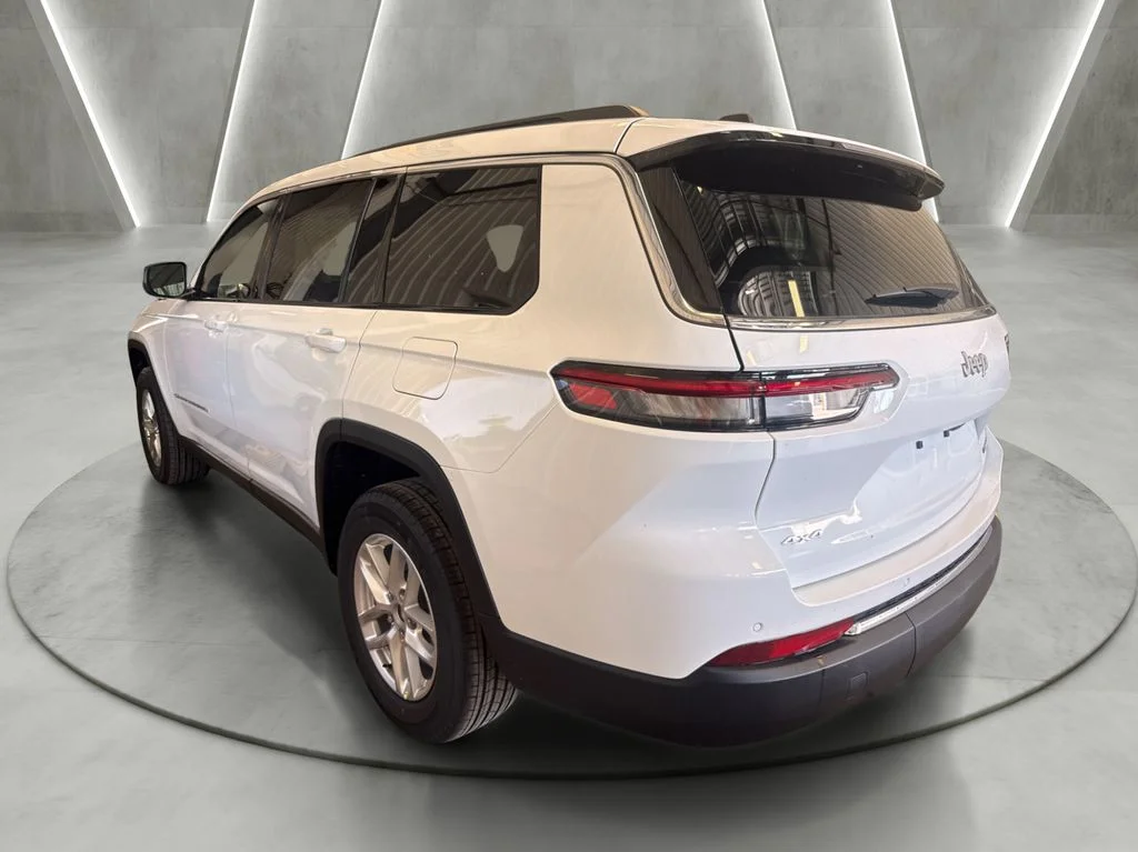 New 2026 Bright White Clearcoat Jeep Laredo image 4
