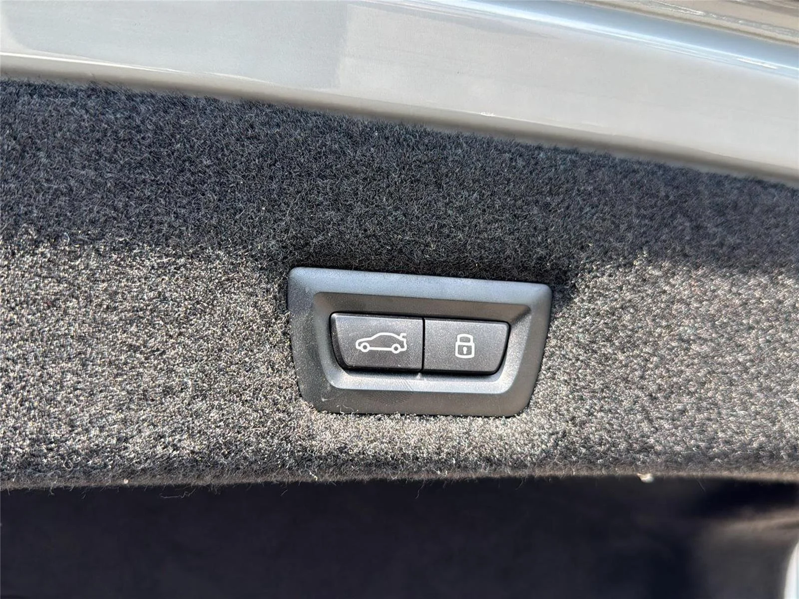 Used 2025 GRAY BMW 740i xDrive image 35
