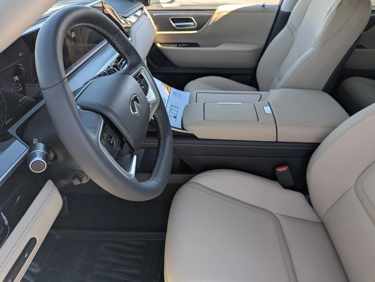 New 2026 RADIANT WHITE INFINITI Pure 4WD image 12