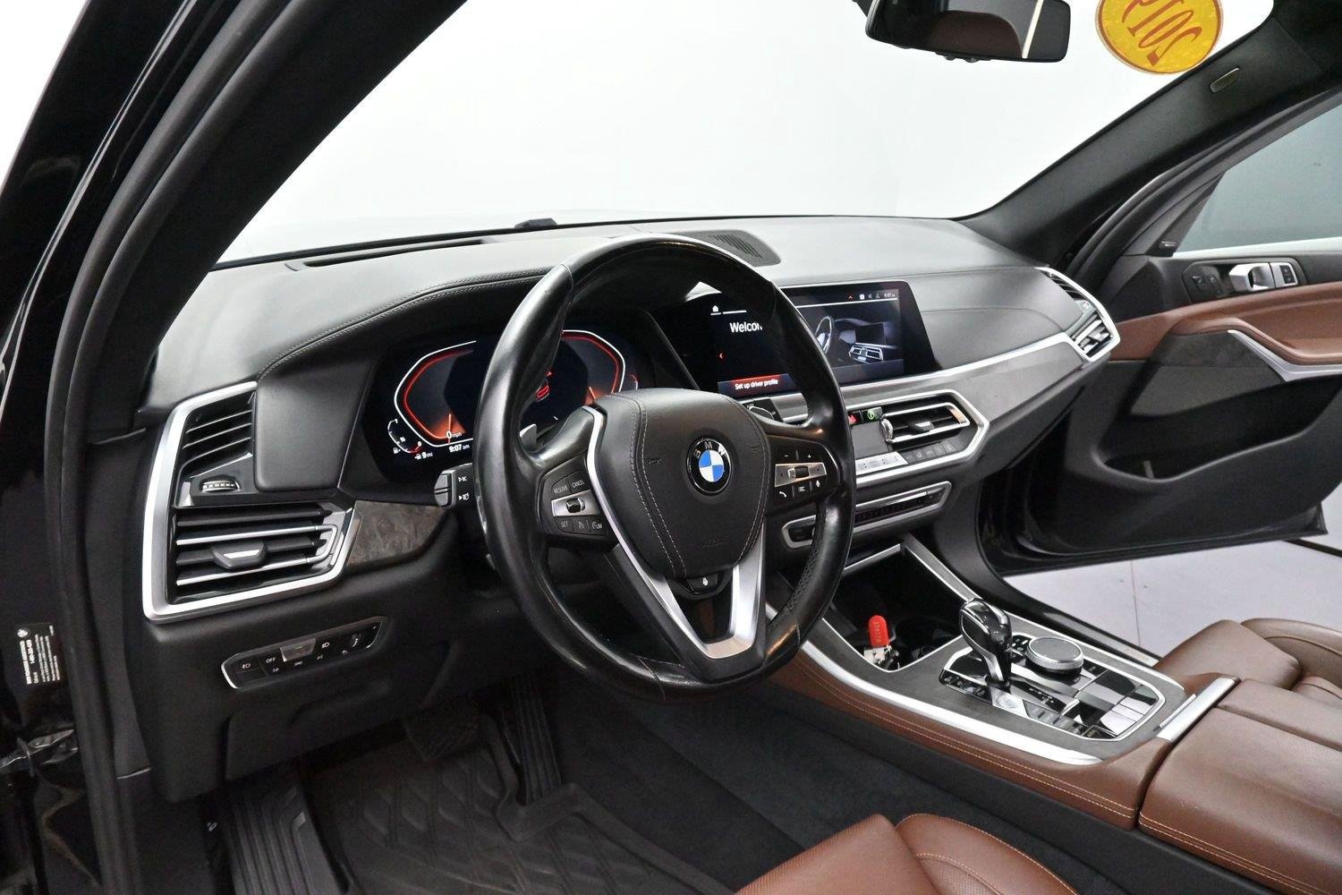Used 2019 Black Sapphire Metallic BMW xDrive40i image 17