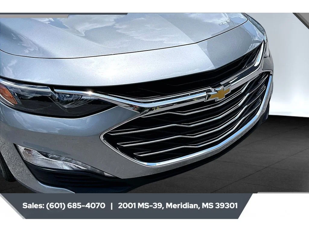 Used 2023 Sterling Gray Metallic Chevrolet LT image 21