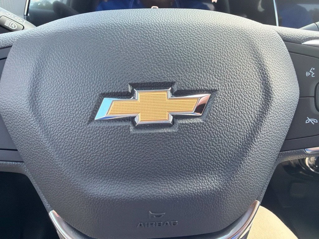New 2026 Summit White Chevrolet LT image 9