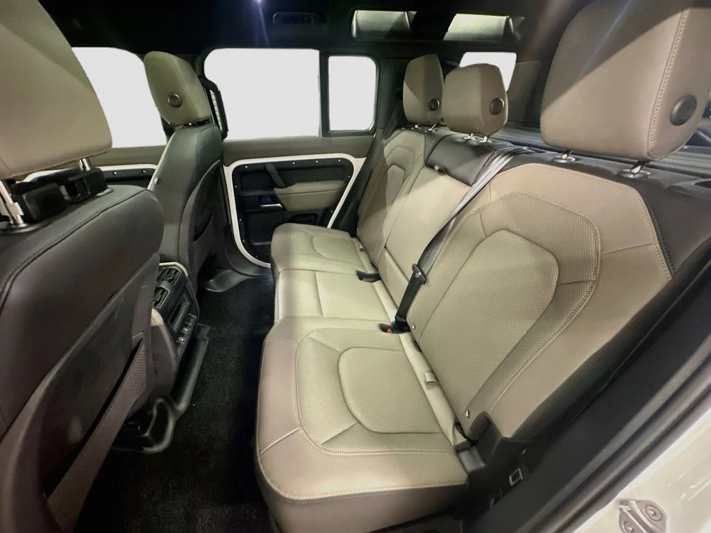 Certified Used 2025 Fuji White Land Rover X-Dynamic SE image 25