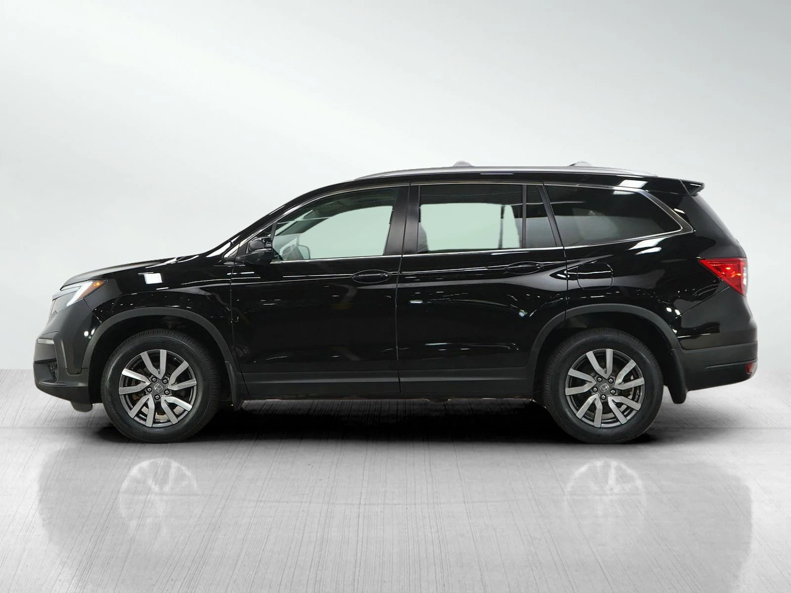 Used 2022 Honda Pilot Black Edition with VIN 5FNYF6H76NB501506 for sale in Burnsville, Minnesota