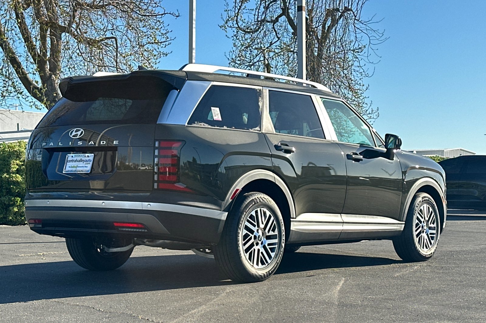 New 2026 Titan Charcoal Pearl Hyundai SEL FWD image 33