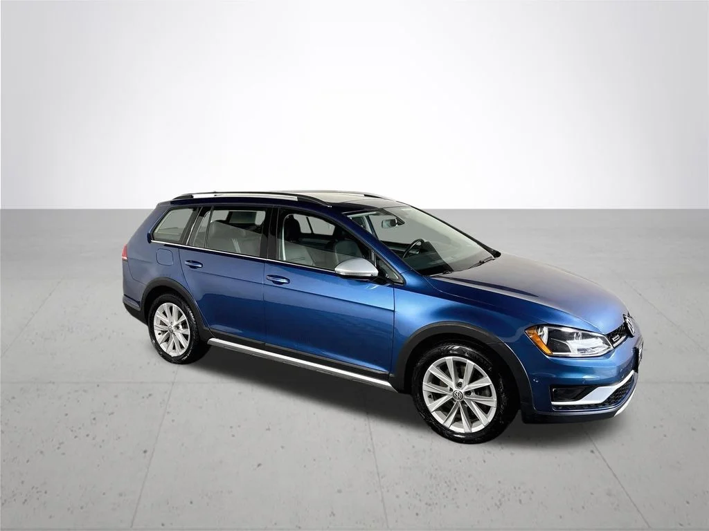 Used 2017 Blue Volkswagen TSI SE image 4