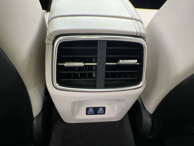 2024 GENESIS G70 Standard - Photo 19
