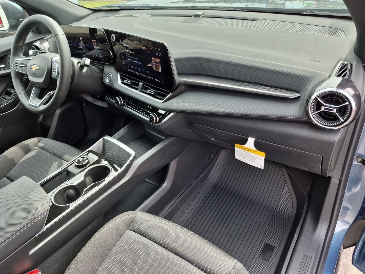 New 2027 Lakeshore Blue Metallic Chevrolet LT image 28
