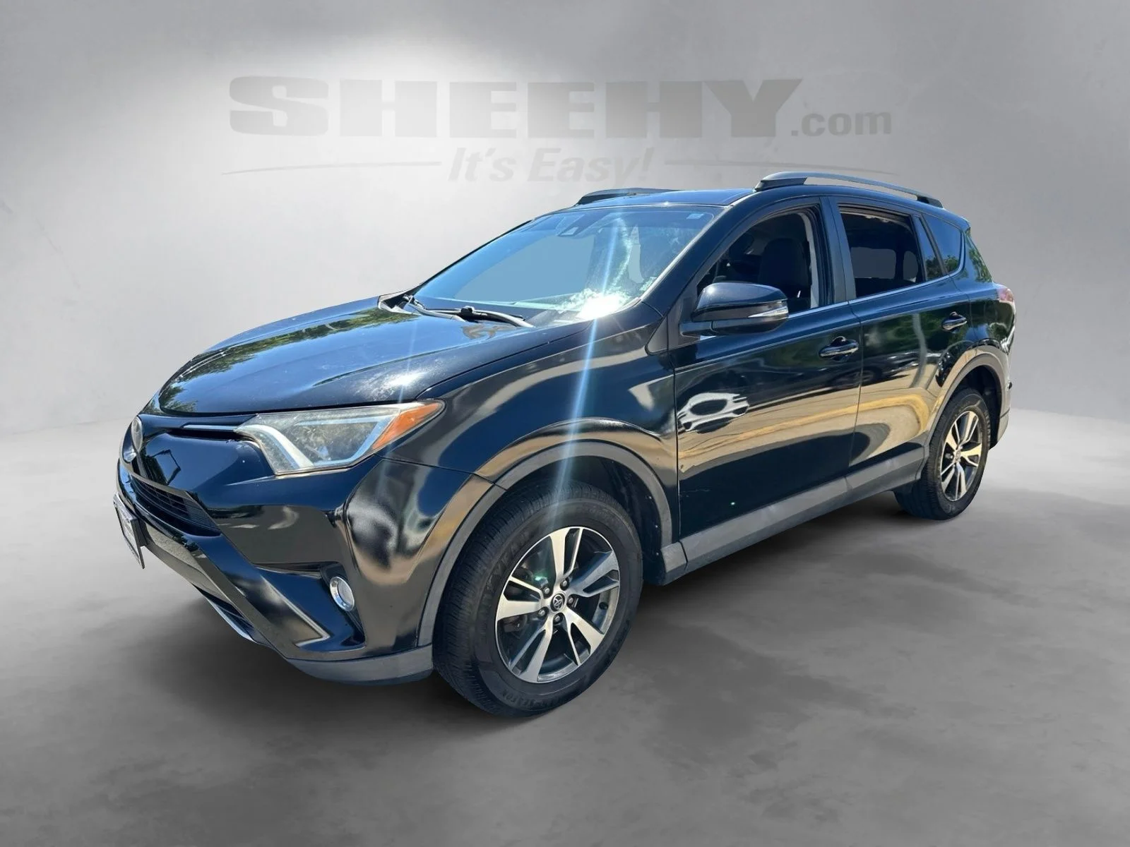 Used 2017 Black Toyota XLE image 17