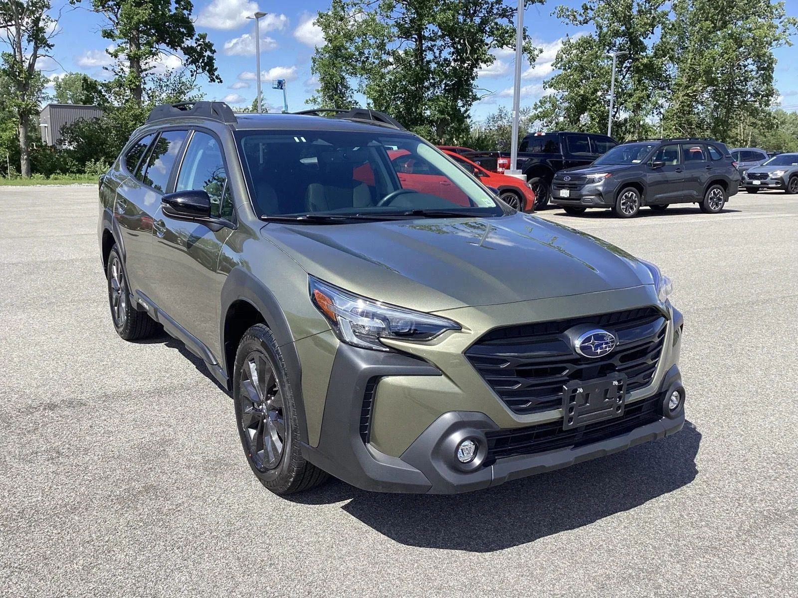 Used 2025 Autumn Green Metallic Subaru Onyx Edition image 11