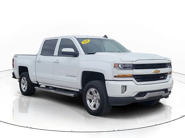 Used 2018 White Chevrolet LT image 3