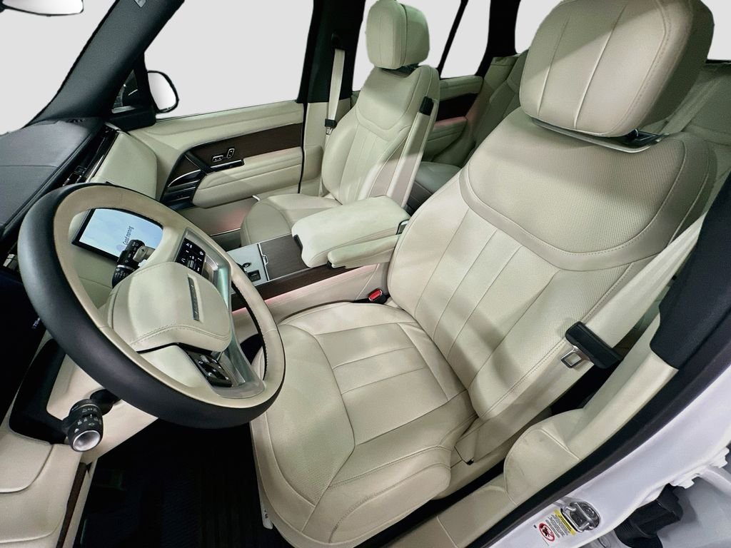 Certified Used 2025 White Land Rover SE image 5