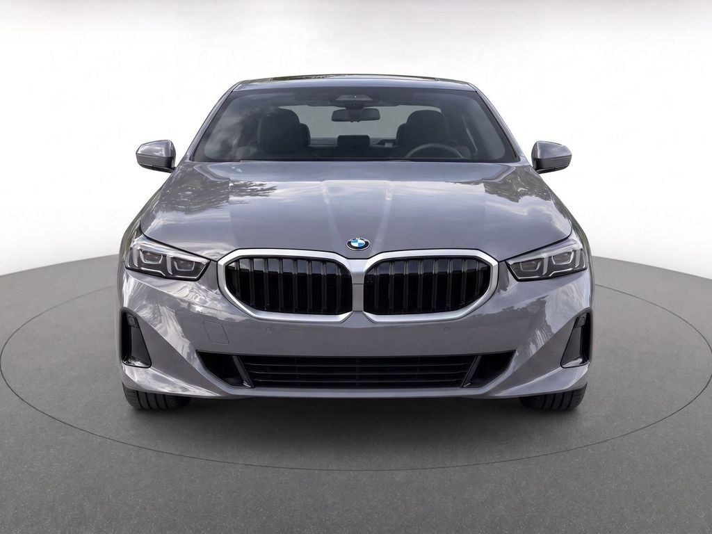 New 2026 Skyscraper Grey Metallic BMW 330i xDrive image 2