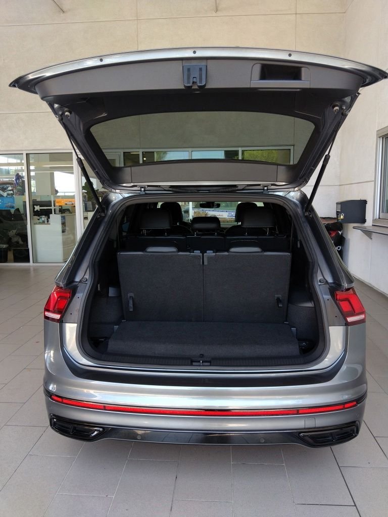Certified Used 2023 Gray Volkswagen 2.0T SE R-Line Black image 16