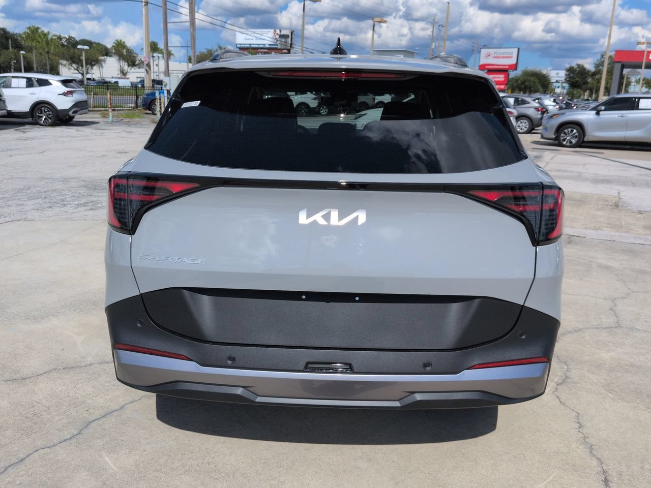New 2027 Wolf Gray Kia EX image 5