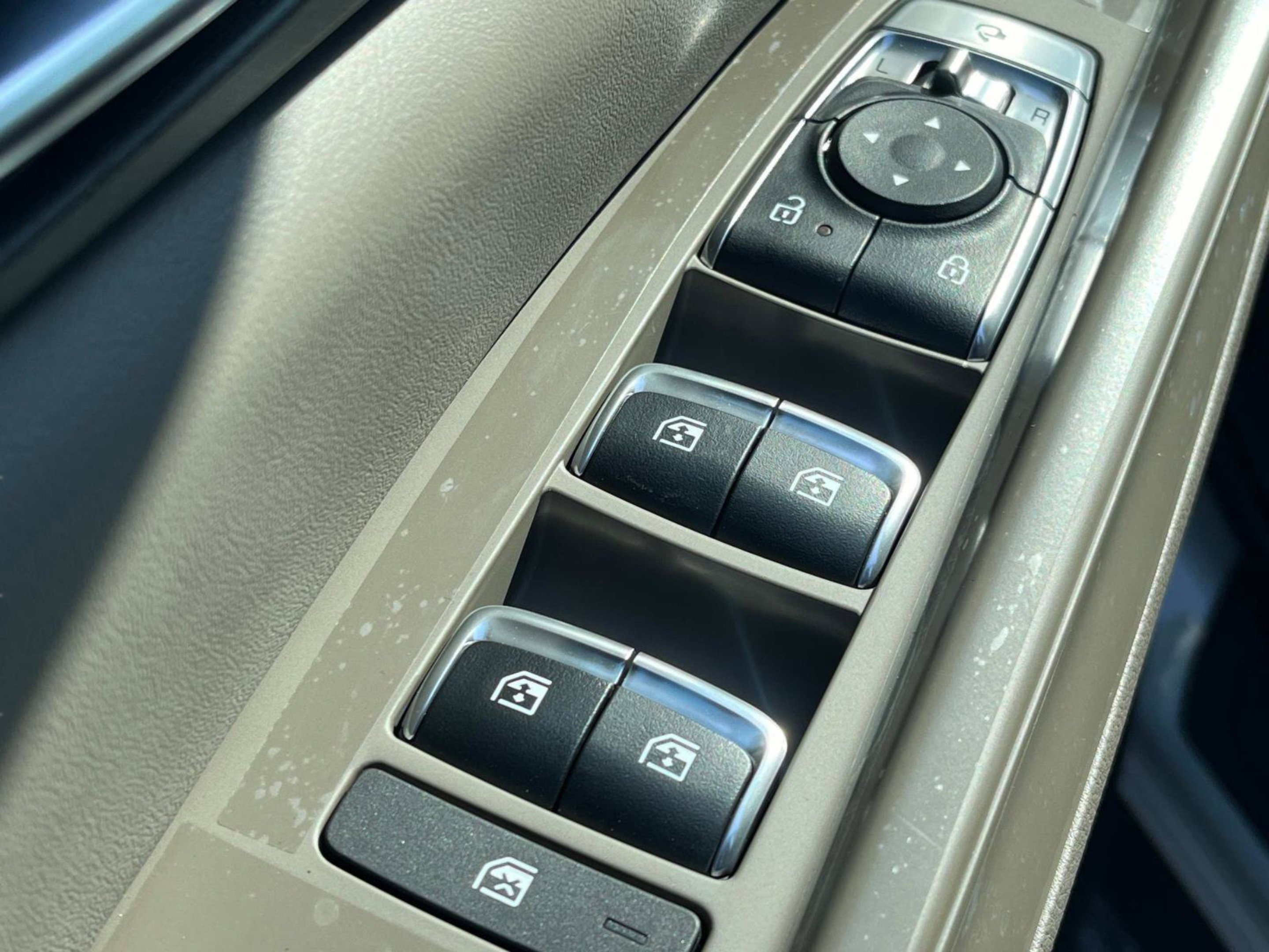 2026 Kia Carnival EX - Photo 21
