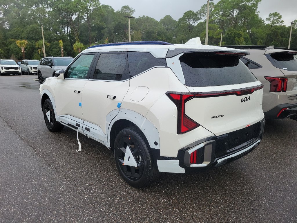 New 2027 Snow White Pearl Kia X-Line S image 4
