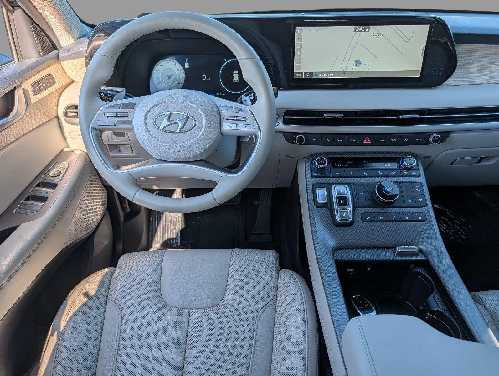 Used 2024 Moonlight Cloud Hyundai Limited image 27