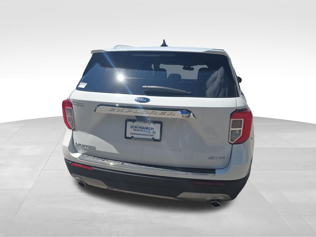 Used 2023 White Ford Limited image 4