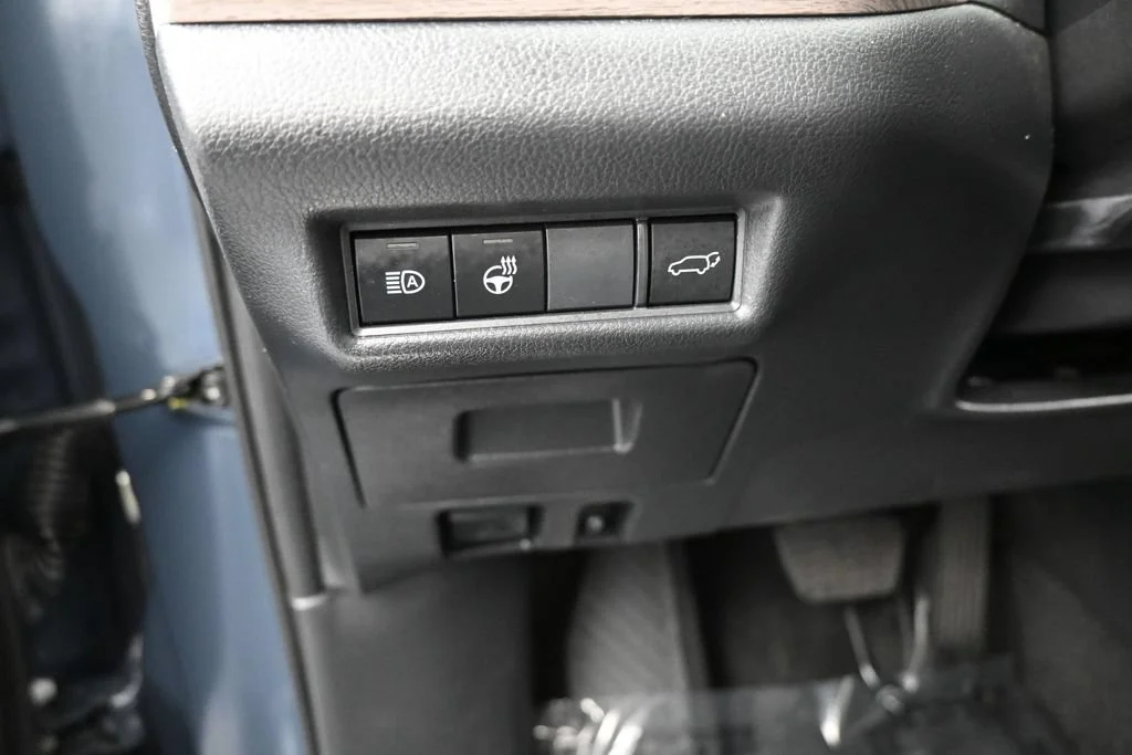 Used 2025 Cloud Toyota Limited image 13